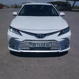 Toyota Camry 2021