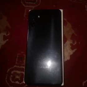samsung a04s.