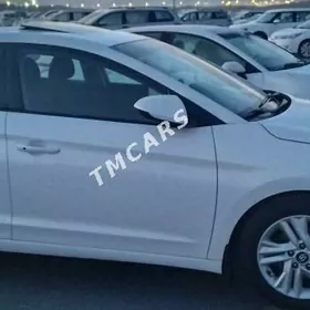 Hyundai Elantra 2019