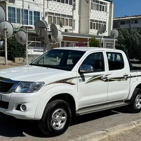 Toyota Hilux 2013