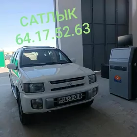 Infiniti QX4 1997