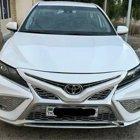 Toyota Camry 2021