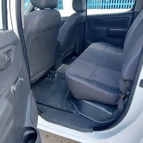 Toyota Hilux 2013