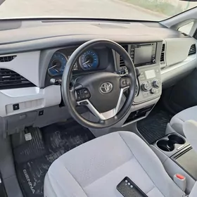 Toyota Sienna 2020
