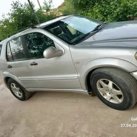 Mercedes-Benz ML350 2001