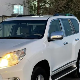 Toyota Land Cruiser Prado 2011
