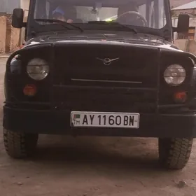 UAZ 469 2001