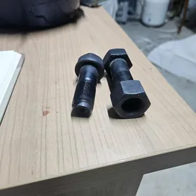 Башмачный болт с гайкой
