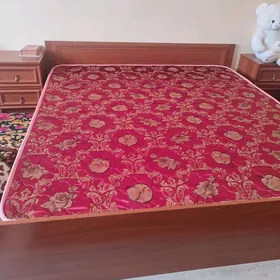 KROWAT. КРОВАТЬ.
