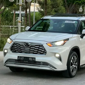 Toyota Highlander 2020
