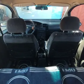 Opel Zafira 2003