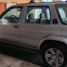 Nissan Pathfinder 2002