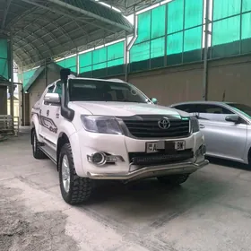 Toyota Hilux 2014