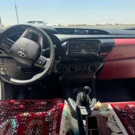 Toyota Hilux 2020