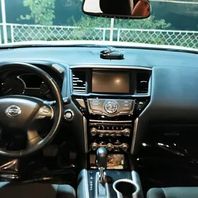 Nissan Pathfinder 2020