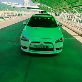 Mitsubishi Lanser 2009