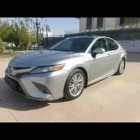 Toyota Camry 2018