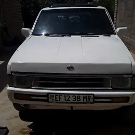 Nissan Pathfinder 1995