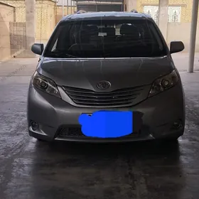 Toyota Sienna 2012