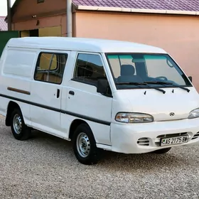 Toyota Hiace 2004
