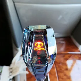 Okuz kelle Skor rycag Toyota