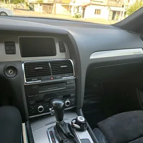 Audi Q7 2012