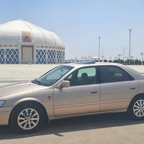 Toyota Camry 2001