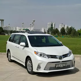 Toyota Sienna 2020