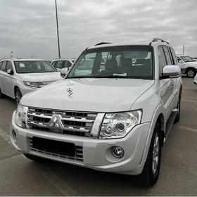 Mitsubishi Pajero 2014