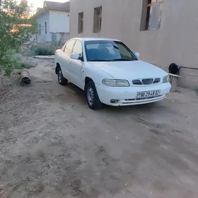 Daewoo Nubira 1998