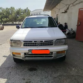 Nissan Pathfinder 1999