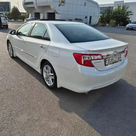 Toyota Camry 2014