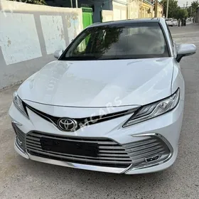 Toyota Camry 2024