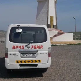Nissan Urvan 2004