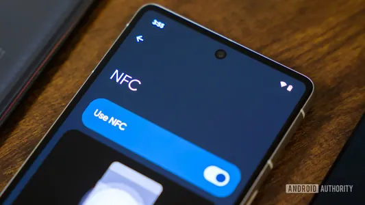 Smartfonlar, sagatlar we ýüzükler NFC-iň kömegi bilen töleg terminallarynyň ornuny tutup bilerler