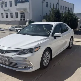 Toyota Camry 2020