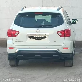 Nissan Pathfinder 2019