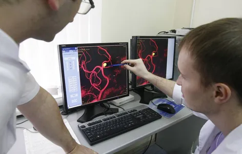Ýagtylyk beýnini bejerip, newrodegeneratiw keselleriň ösüşini haýalladyp bilýär