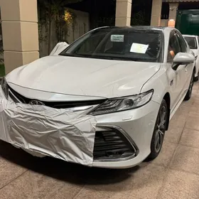 Toyota Camry 2024