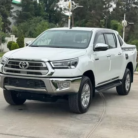 Toyota Hilux 2024