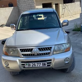 Mitsubishi Pajero 2005