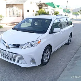 Toyota Sienna 2017