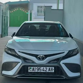 Toyota Camry 2018
