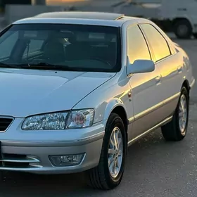 Toyota Camry 2001