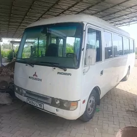 Mitsubishi Rosa 2005