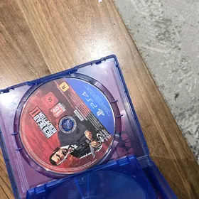 Playstation 4 hem 5 Rdr2