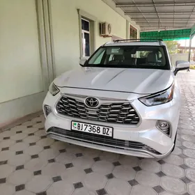 Toyota Highlander 2022