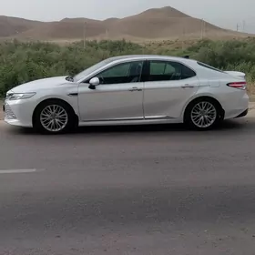 Toyota Camry 2017