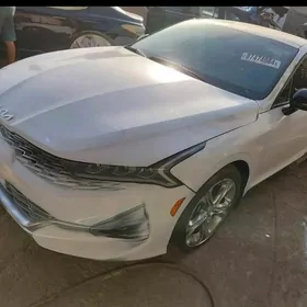 Kia K5 2021