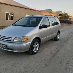 Toyota Sienna 2002